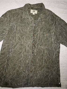 Island Shores Vintage 100% silk button up